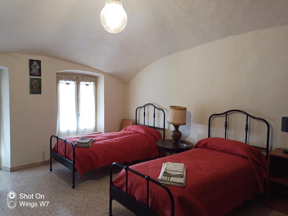 Beb Infamiglia Bed & Breakfast Cascinette Bagian luar foto