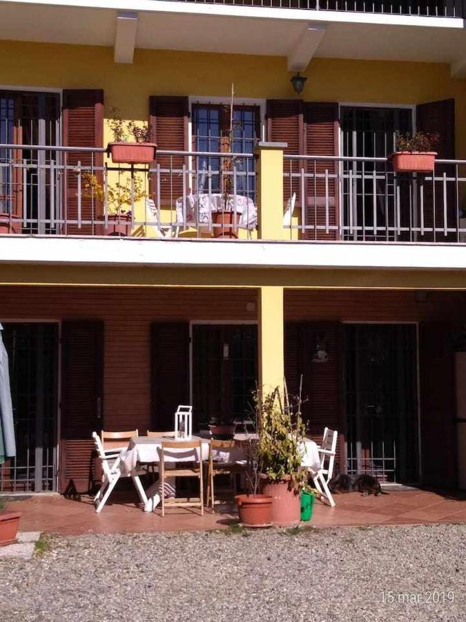 Beb Infamiglia Bed & Breakfast Cascinette Bagian luar foto