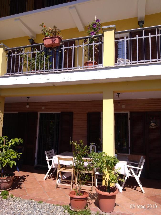 Beb Infamiglia Bed & Breakfast Cascinette Bagian luar foto